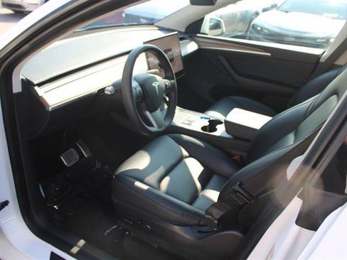 Used 2023 Tesla Model Y Long Range AWD/4WD image 10