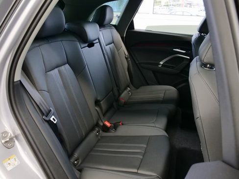 New 2025 Audi Q5 Premium image 15