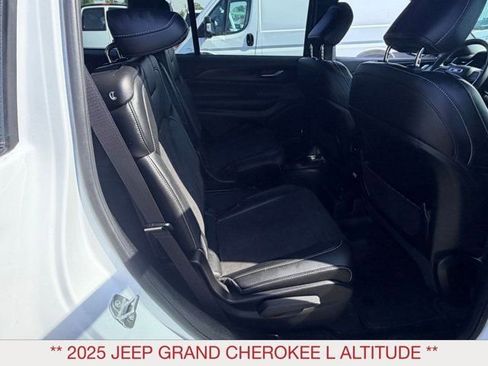 Used 2025 Jeep Grand Cherokee L Laredo AWD/4WD image 11