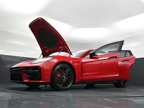 Certified 2026 Porsche Panamera GTS AWD/4WD image 36