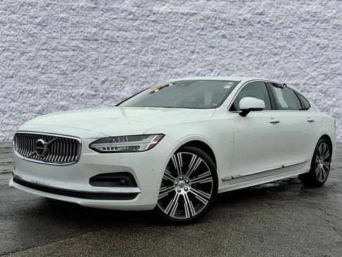 Used 2022 Volvo S90 B6 Inscription w/ Advanced Package image 3