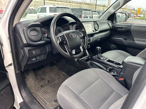 Used 2021 Toyota Tacoma SR image 9