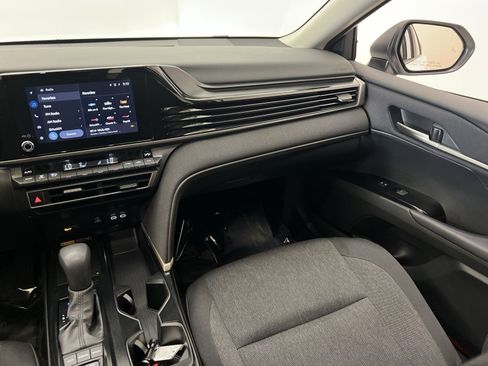 Used 2026 Toyota Camry LE FWD image 34