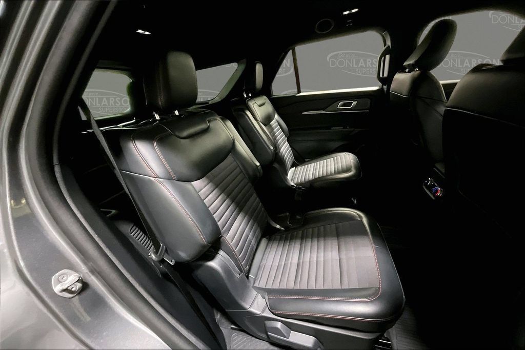 Certified 2025 Ford Explorer ST-Line AWD/4WD image 19