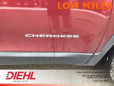 Used 2019 Jeep Cherokee Latitude Plus w/ Cold Weather Group image 10