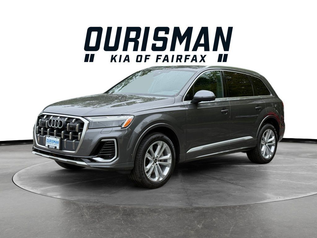 Used 2025 Audi Q7 3.0T Premium Plus AWD/4WD image 2