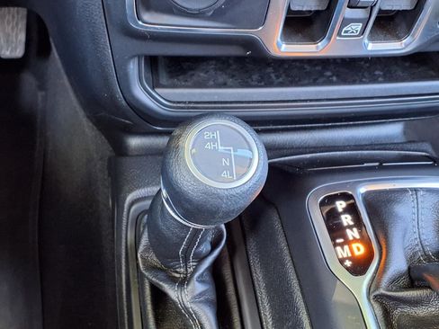 Used 2024 Jeep Wrangler Unlimited Sport AWD/4WD image 14