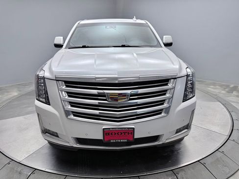 Used 2020 Cadillac Escalade Platinum image 2