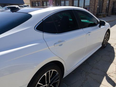 Used 2025 Toyota Camry XLE image 9