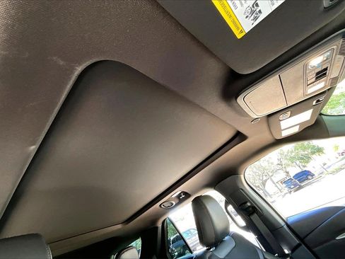 Used 2025 Ford Explorer ST image 24