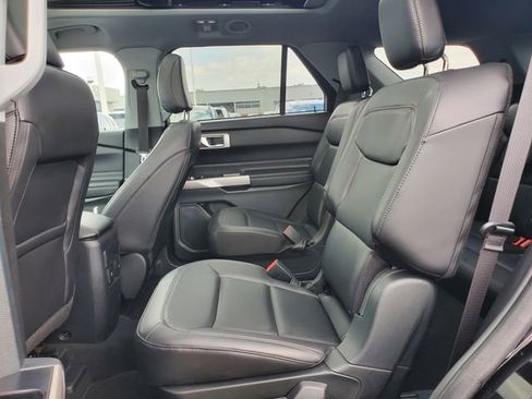 Used 2023 Ford Explorer XLT w/ Equipment Group 202A AWD/4WD image 26