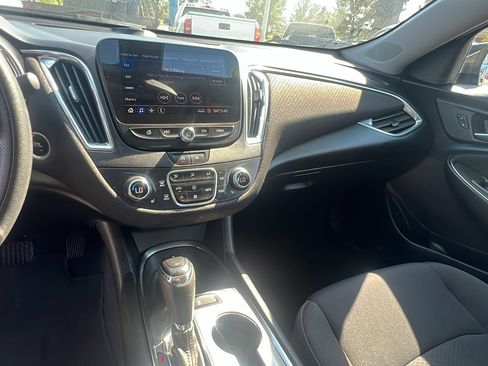 Used 2020 Chevrolet Malibu LT image 14