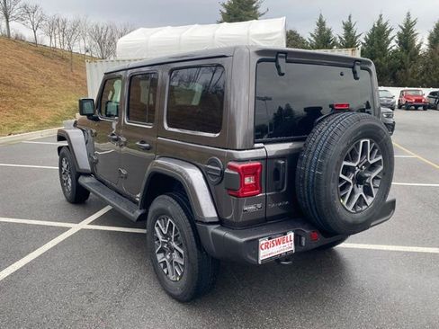 New 2026 Jeep Wrangler Unlimited Sahara AWD/4WD image 5