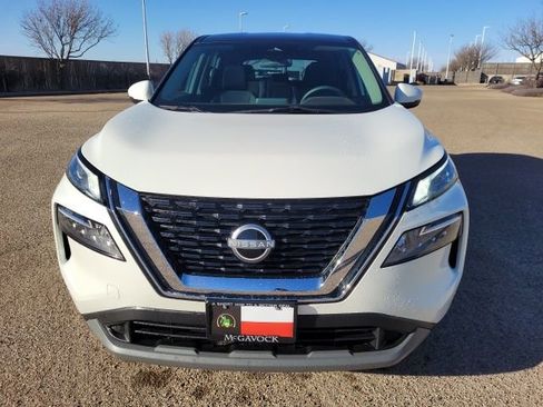 Certified 2023 Nissan Rogue SV image 3