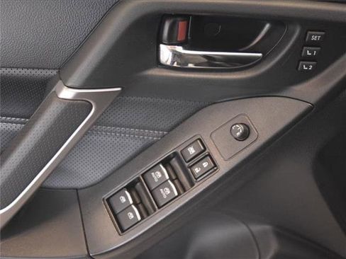 Used 2018 Subaru Forester 2.5i Touring w/ Popular Package #2 image 24