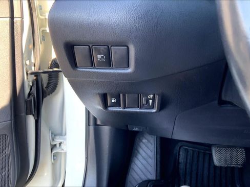 Used 2019 Toyota C-HR XLE FWD image 36