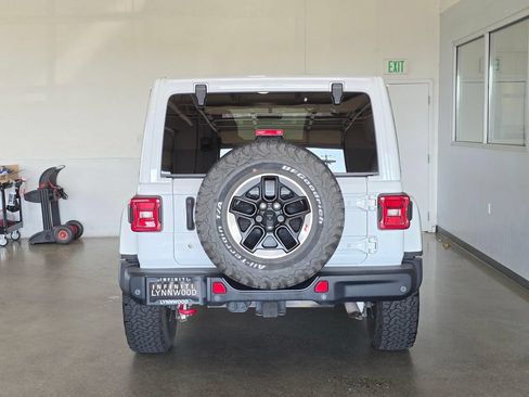 Used 2019 Jeep Wrangler Unlimited Rubicon AWD/4WD image 6