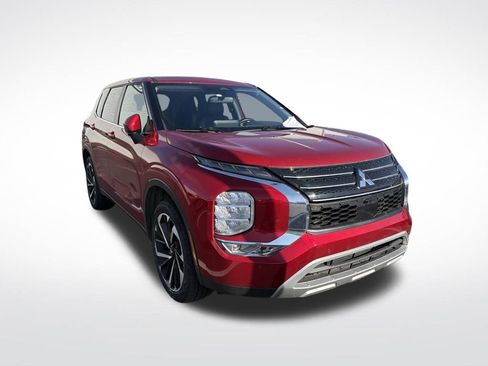 Used 2024 Mitsubishi Outlander SE image 11