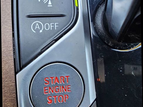 Used 2021 BMW 330i xDrive Sedan w/ Convenience Package image 24