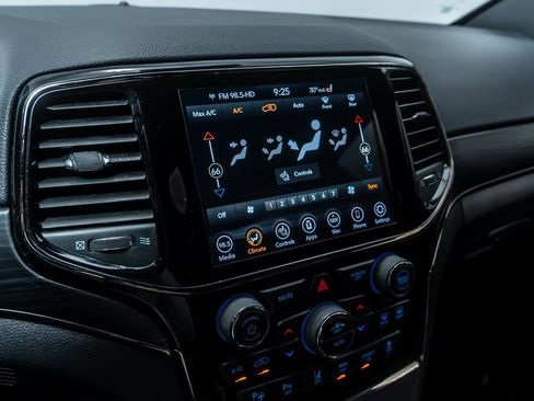 Used 2020 Jeep Grand Cherokee Limited X image 19