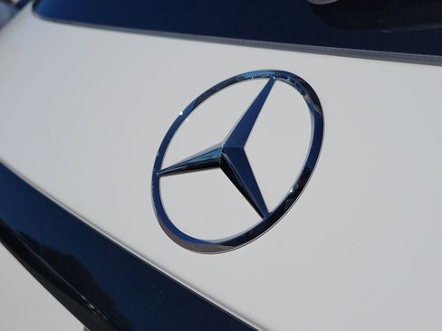 Used 2026 Mercedes-Benz GLC 300 image 7