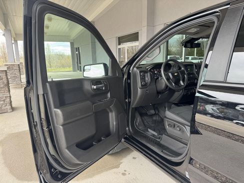 Used 2025 Chevrolet Silverado 1500 Custom image 11
