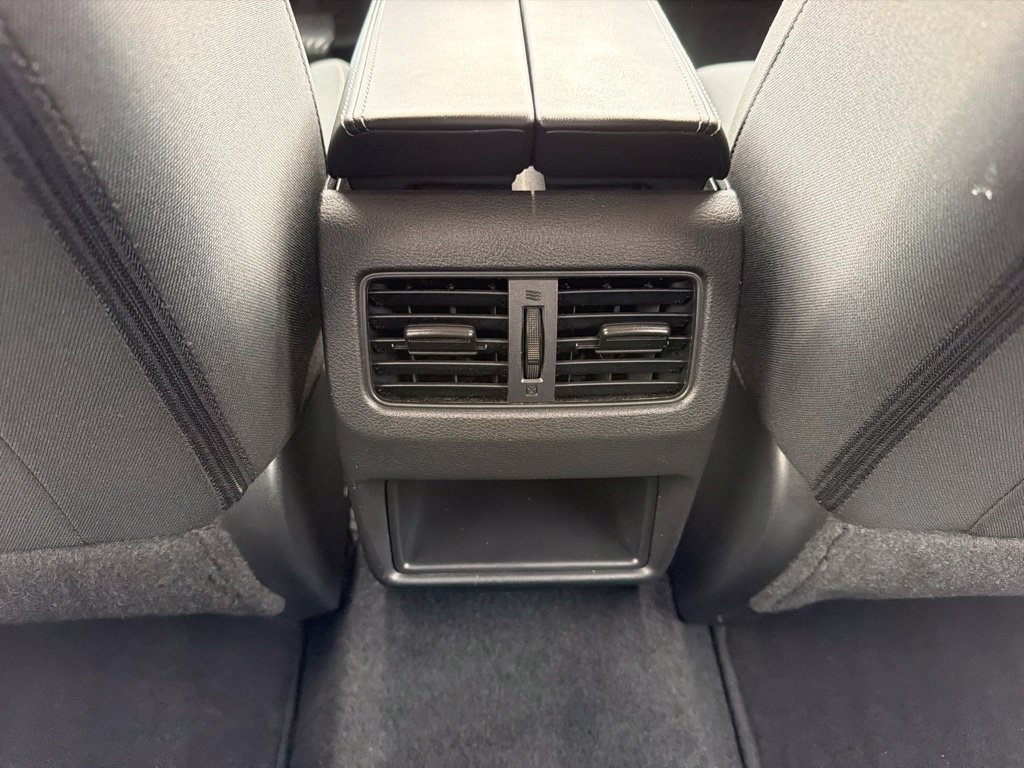 Used 2024 Nissan Rogue S FWD image 16