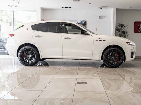 Used 2024 Maserati Levante Modena Ultima image 9