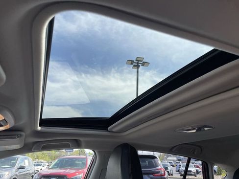 Used 2019 Subaru Crosstrek 2.0i Limited w/ Moonroof Package w/Navigation image 10