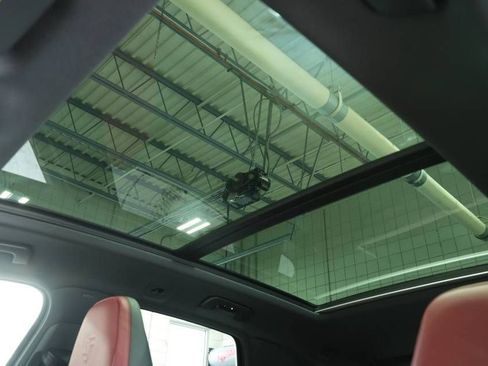 Certified 2025 Porsche Cayenne AWD/4WD image 37