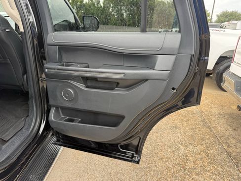 Used 2022 Ford Expedition XLT RWD image 18
