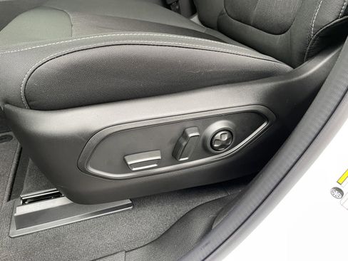 New 2025 Jeep Grand Cherokee Laredo X image 12