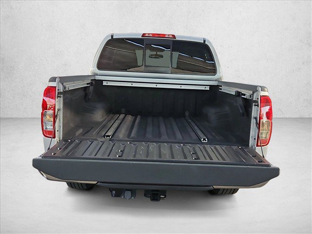 Used 2016 Nissan Frontier SV w/ SV Value Truck Package RWD image 6