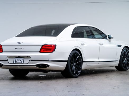 Used 2021 Bentley Flying Spur V8 AWD/4WD image 6