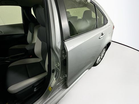 Used 2023 Toyota Corolla LE w/ LE Convenience Package FWD image 12