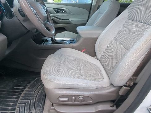 Used 2021 Chevrolet Traverse LT FWD image 10