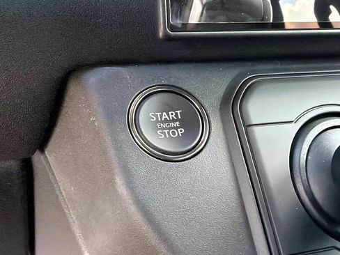 New 2026 Land Rover Defender 110 X-Dynamic SE AWD/4WD image 28