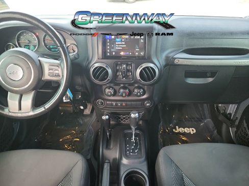 Used 2016 Jeep Wrangler Unlimited Sport image 13