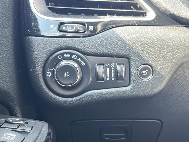 Used 2023 Jeep Cherokee Altitude Lux AWD/4WD image 39