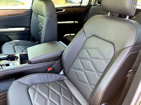 New 2026 Volkswagen Atlas SE FWD image 11