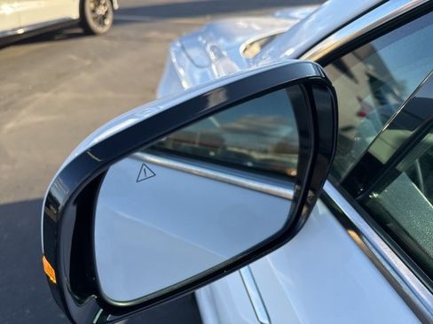 Used 2023 Kia Sorento LX image 13