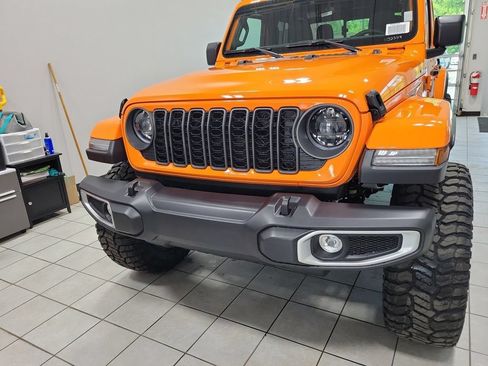 New 2025 Jeep Gladiator Sport AWD/4WD image 31