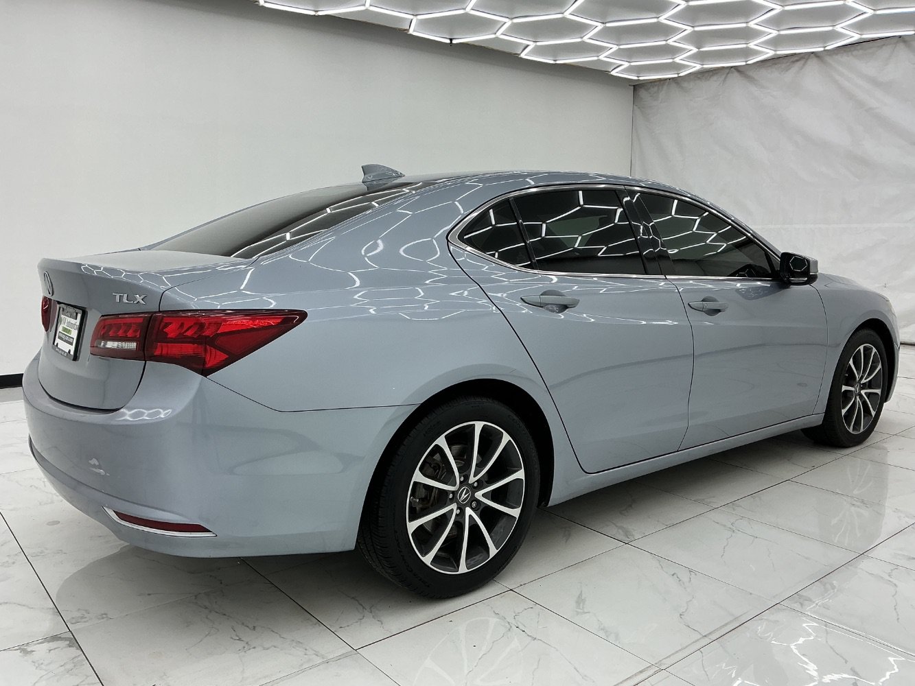 Used 2016 Acura TLX w/ Technology Package FWD image 11