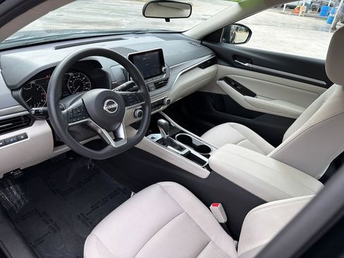 Used 2023 Nissan Altima 2.5 SV image 14