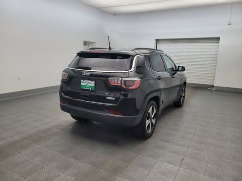 Used 2017 Jeep Compass Latitude w/ Popular Equipment Group FWD image 9