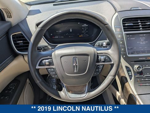 Used 2019 Lincoln Nautilus Select w/ Class II Trailer Tow Package FWD image 26