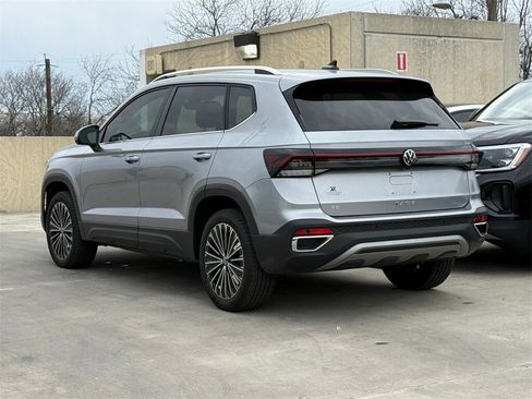 New 2025 Volkswagen Taos SE image 7