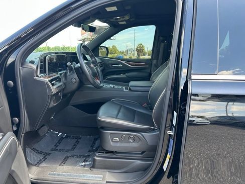 Used 2023 Cadillac Escalade Premium Luxury w/ LPO, Illumination Package AWD/4WD image 15