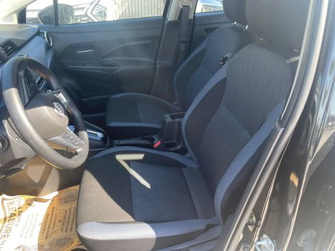 Used 2025 Nissan Versa SV FWD image 34