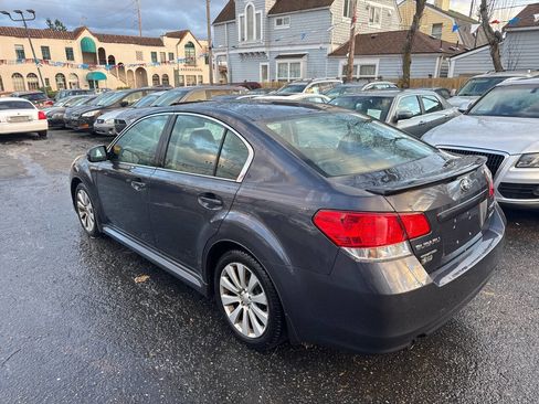 Used 2010 Subaru Legacy 2.5i Limited image 8